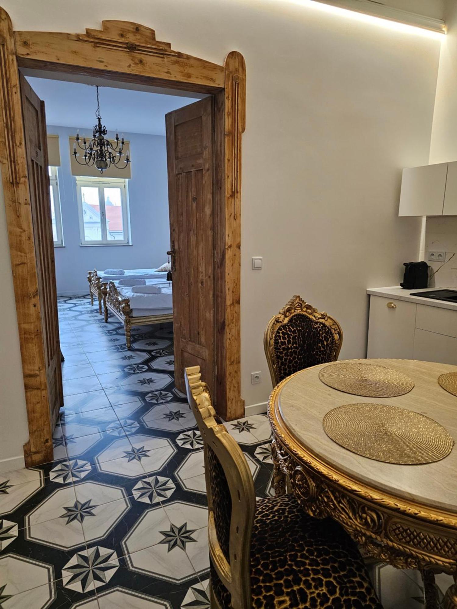 Juwel Apartments Krakow Z Widokiem Na Wawel Ap 29A Bagian luar foto
